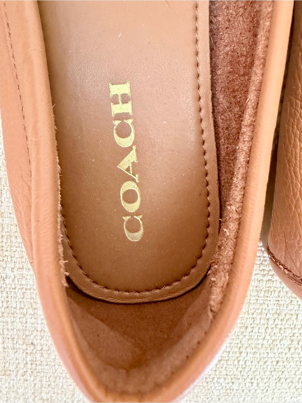 Coach Fredrica Tan Leather Loafers with Gold Plaque Flats Camel 8.5 Women’s - Picture 7 of 10